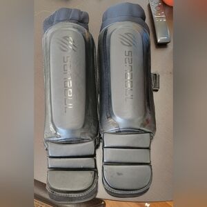 Sanabul kickboxing MMA Shin Guards XS